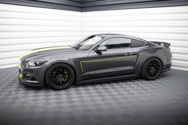 Sideskjørt Street Pro Ford Mustang GT Mk6