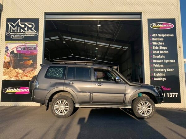 Hevesett Mitsubishi Pajero III 00-06 – 45mm Dobinsons