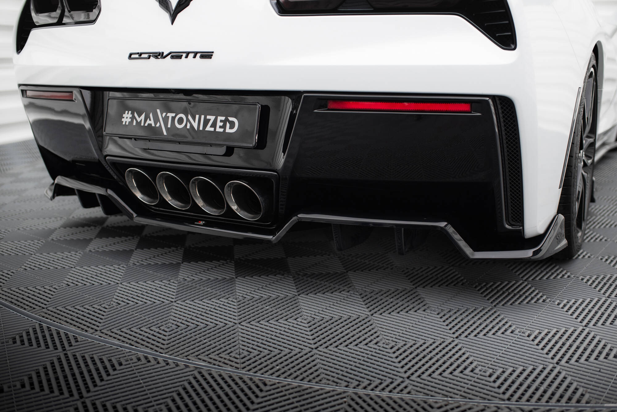 Diffuser Środkowy Chevrolet Corvette C7