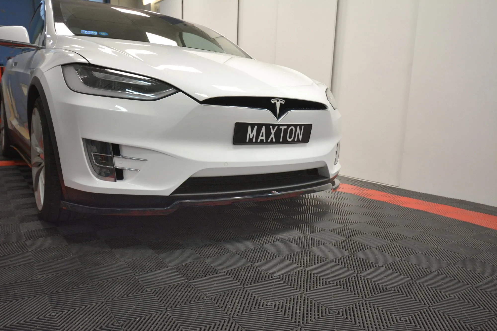 Frontleppe V.1 Tesla Model X