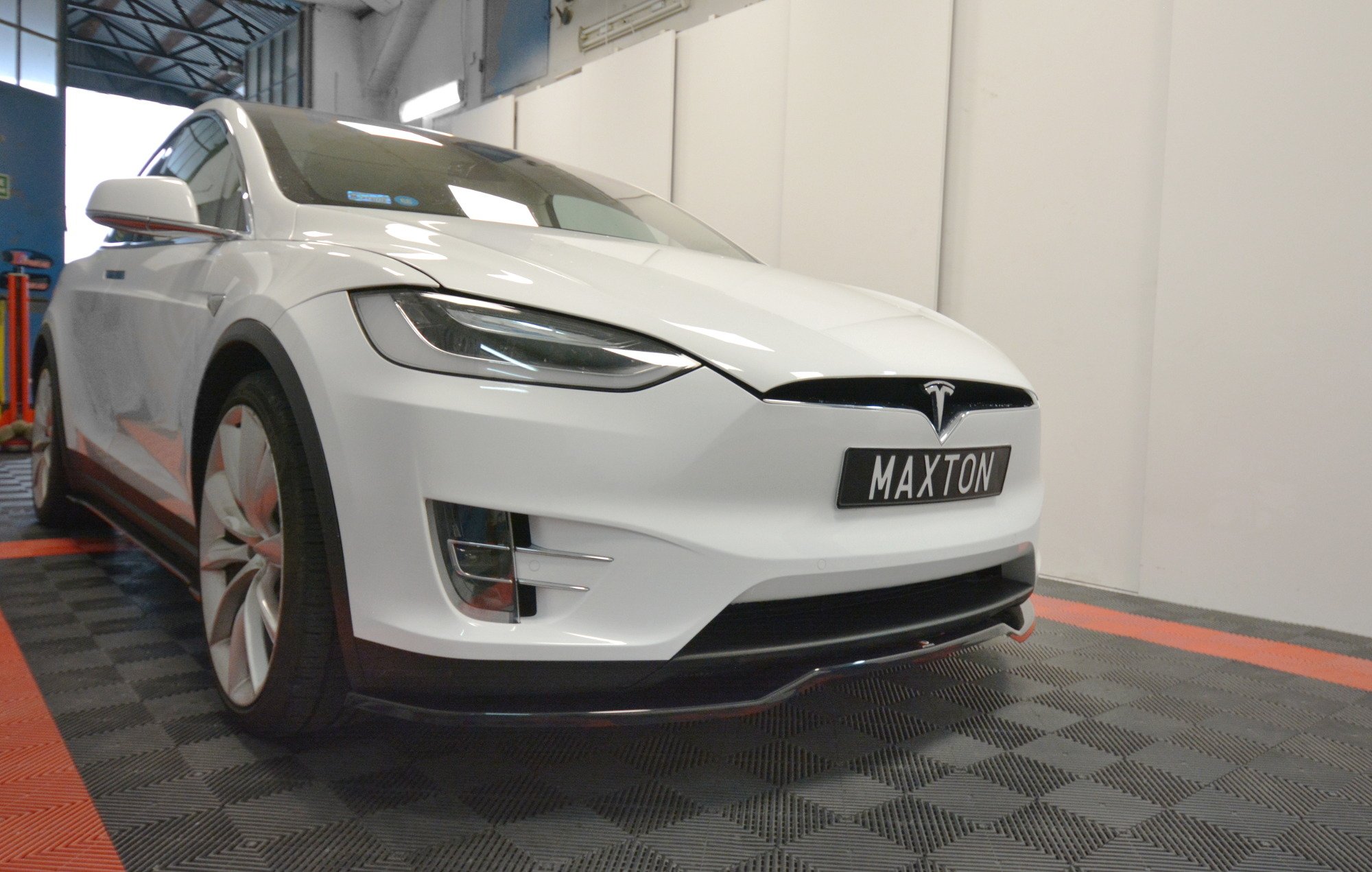 Frontleppe V.2 Tesla Model X