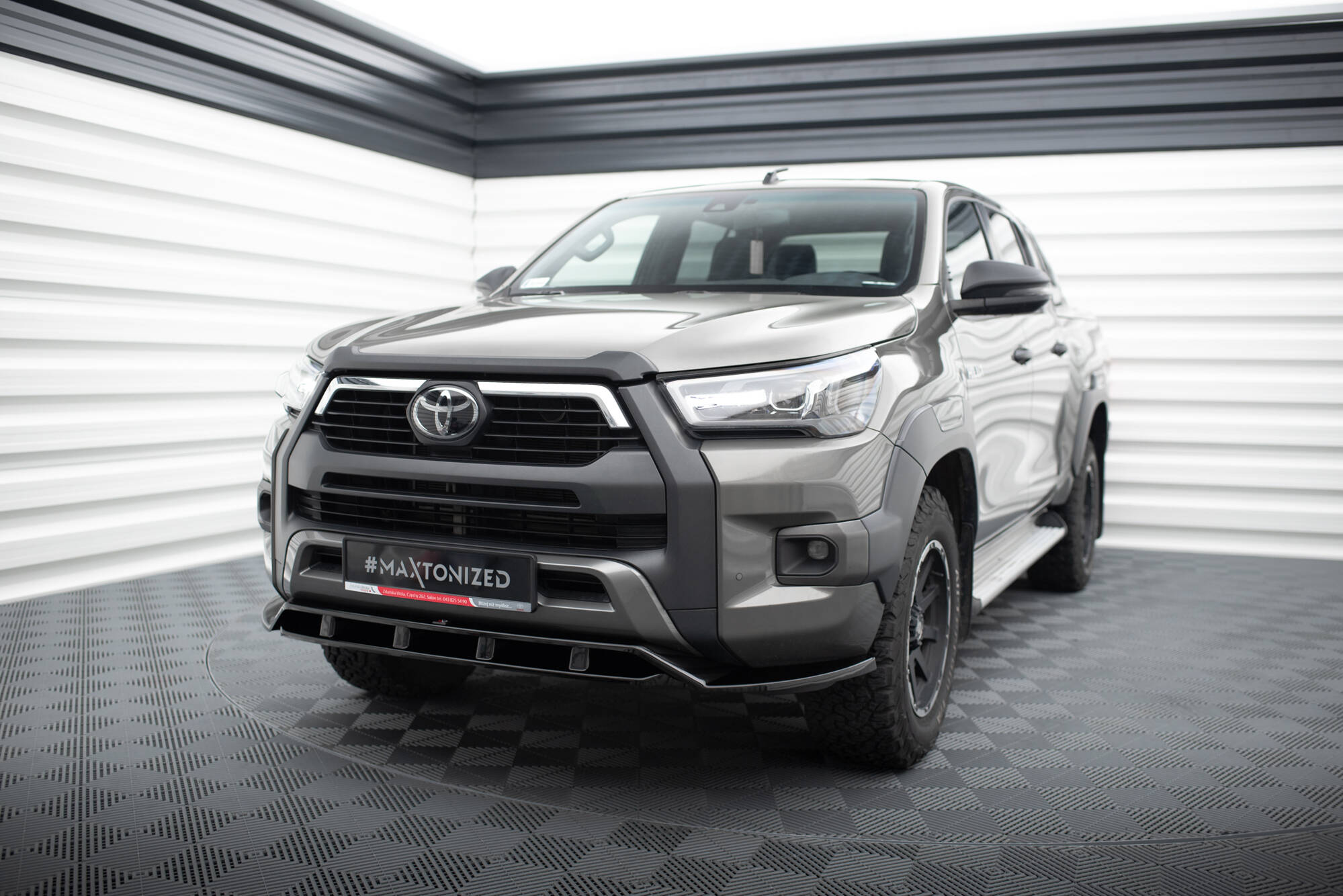 Frontleppe Toyota Hilux Invincible Mk8 Facelift