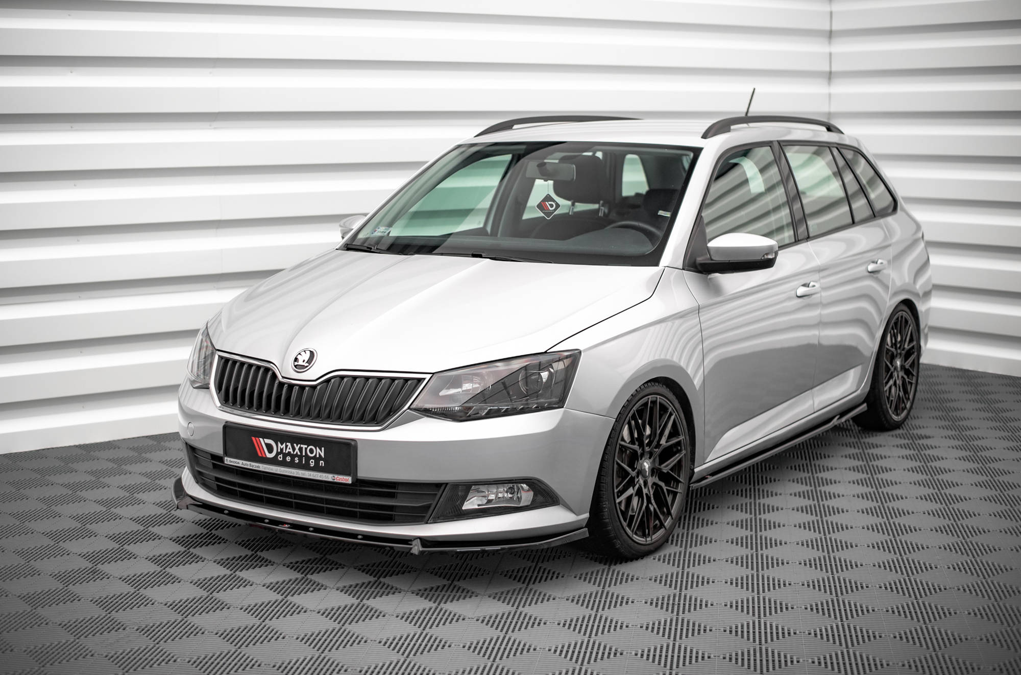 Frontleppe V.1 Skoda Fabia Mk3
