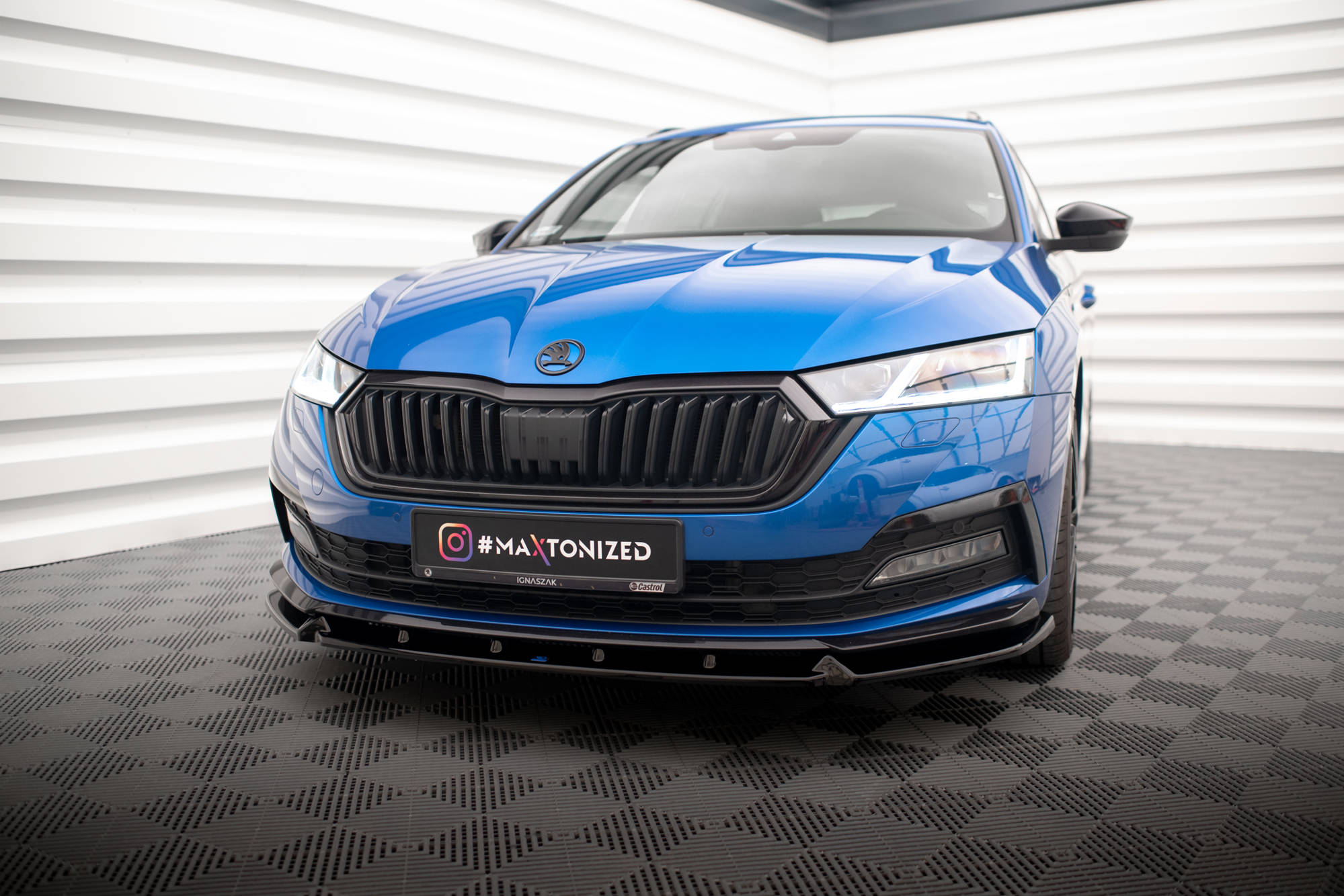 Frontleppe V.1 Skoda Octavia Sportline Mk4
