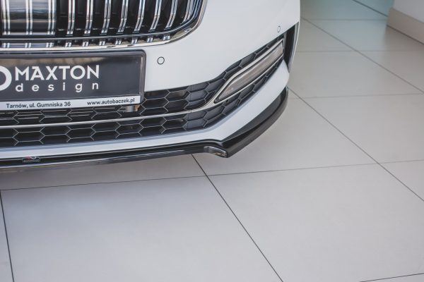 Frontleppe V.1 Skoda Superb Liftback / Combi Mk3 Facelift
