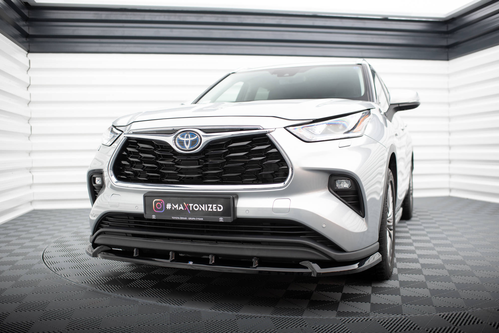Frontleppe V.1 Toyota Highlander Mk4