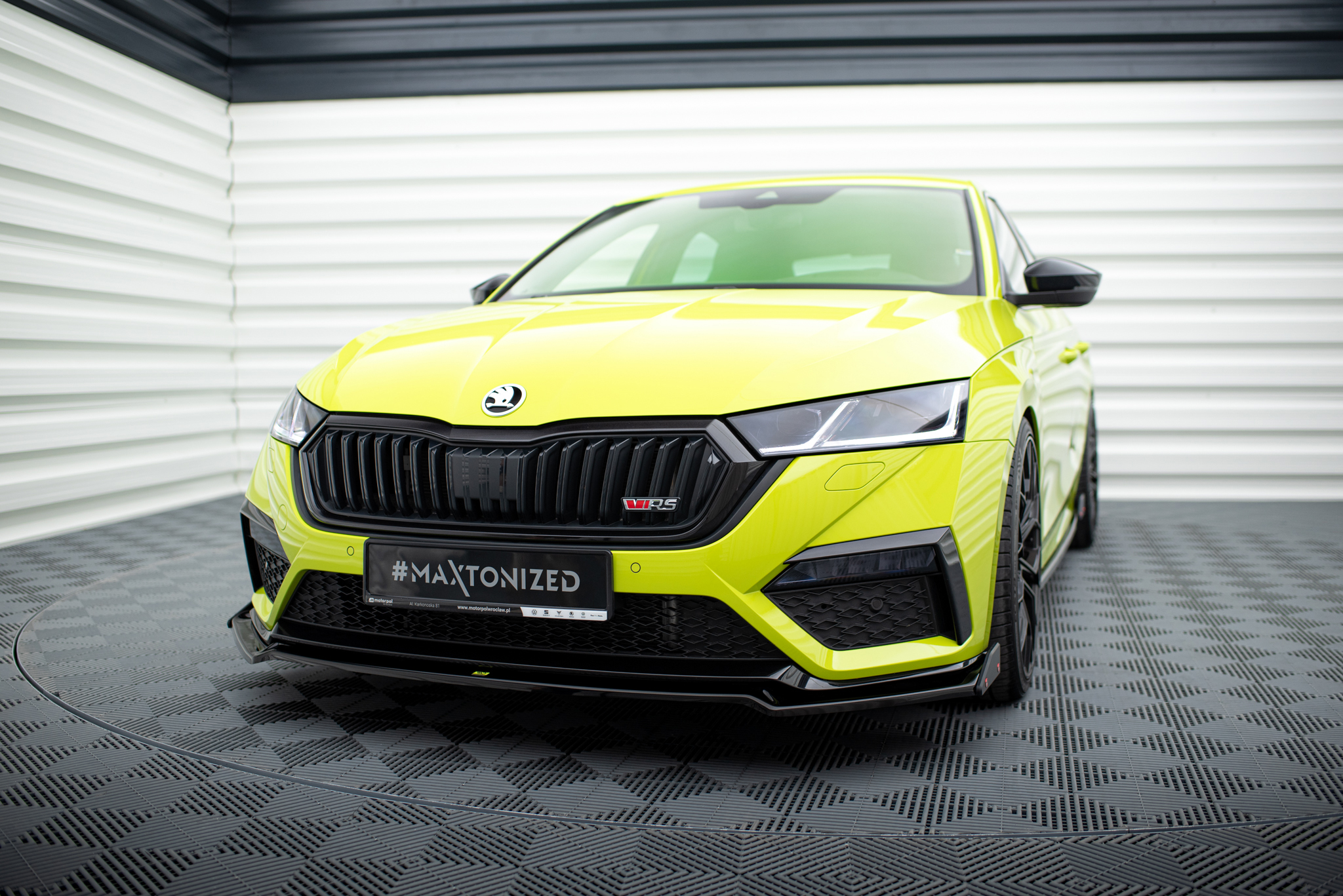 Frontleppe V.2 Med Flaps Skoda Octavia RS Mk4