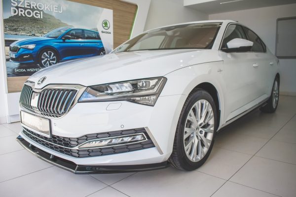 Frontleppe V.2 Skoda Superb Liftback / Combi Mk3 Facelift