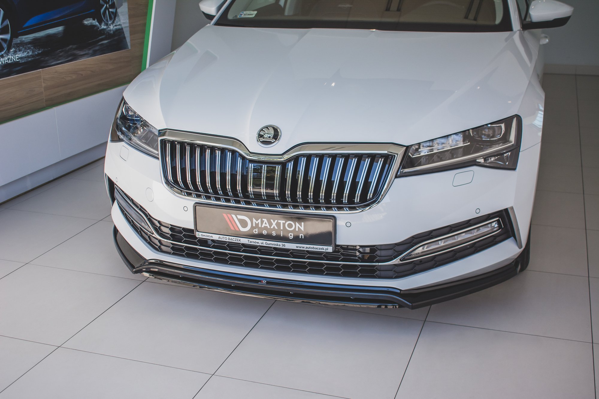 Frontleppe V.3 Skoda Superb Liftback / Combi Mk3 Facelift