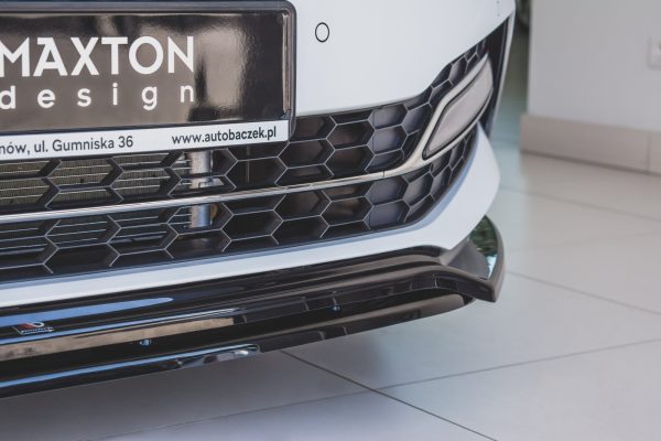 Frontleppe V.3 Skoda Superb Liftback / Combi Mk3 Facelift