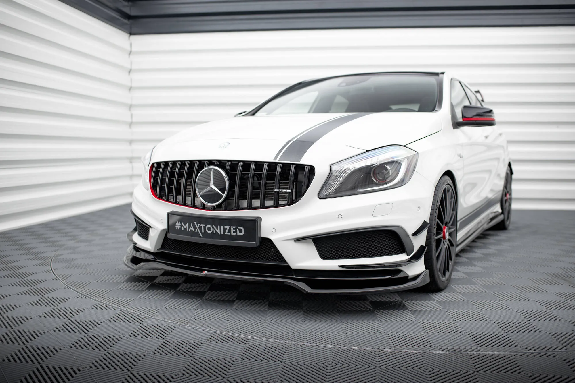 Frontleppe V.4 Mercedes-Benz A45 AMG W176