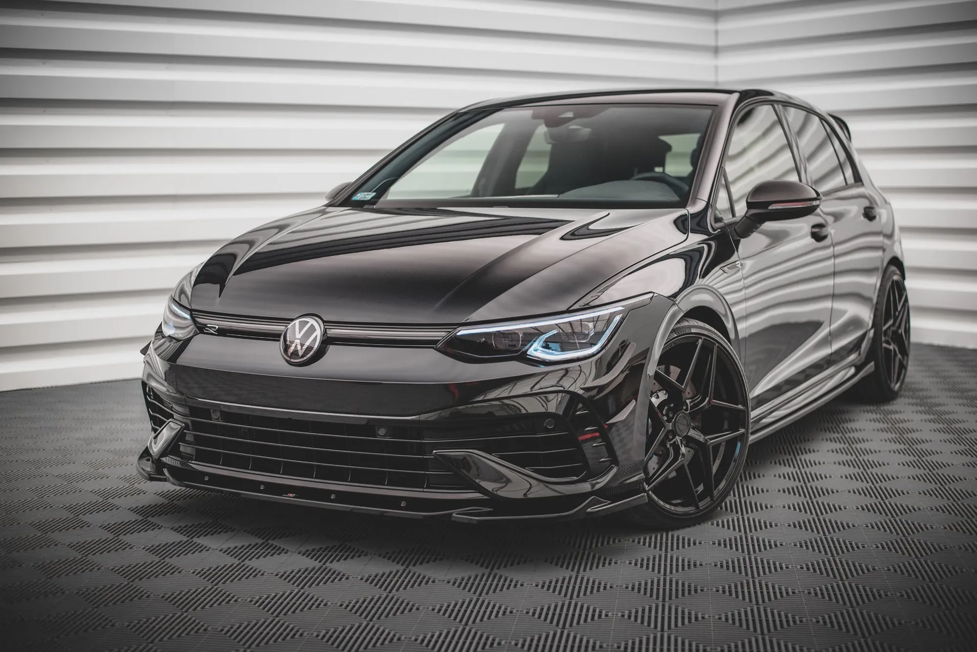 Frontleppe V.4 Volkswagen Golf R Mk8