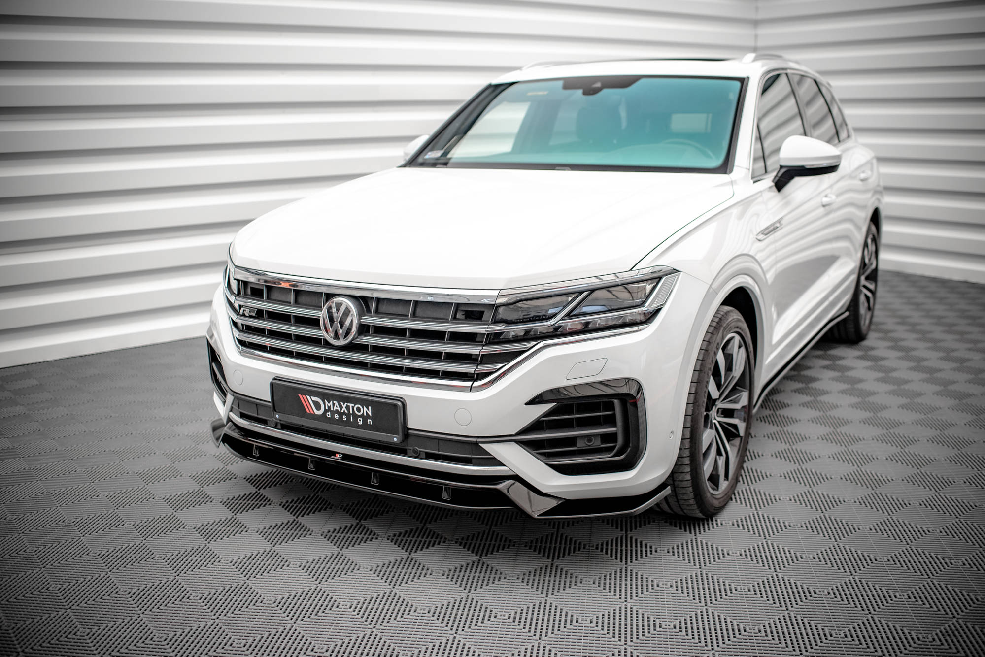 Frontleppe Volkswagen Touareg R-Line Mk3