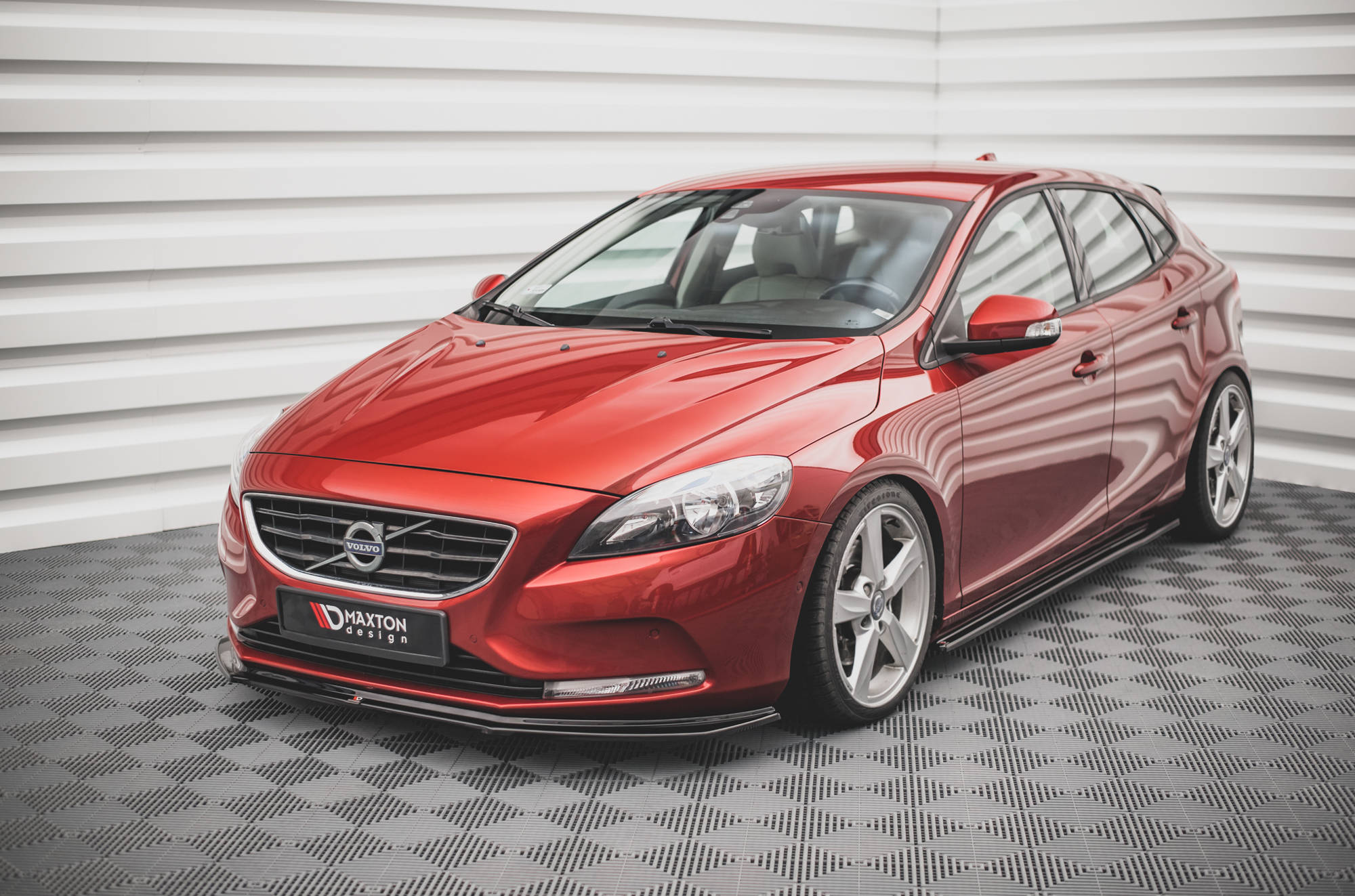 Frontleppe Volvo V40