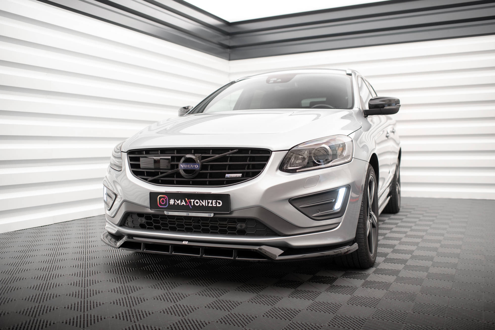 Frontleppe Volvo XC60 R-Design Mk1 Facelift
