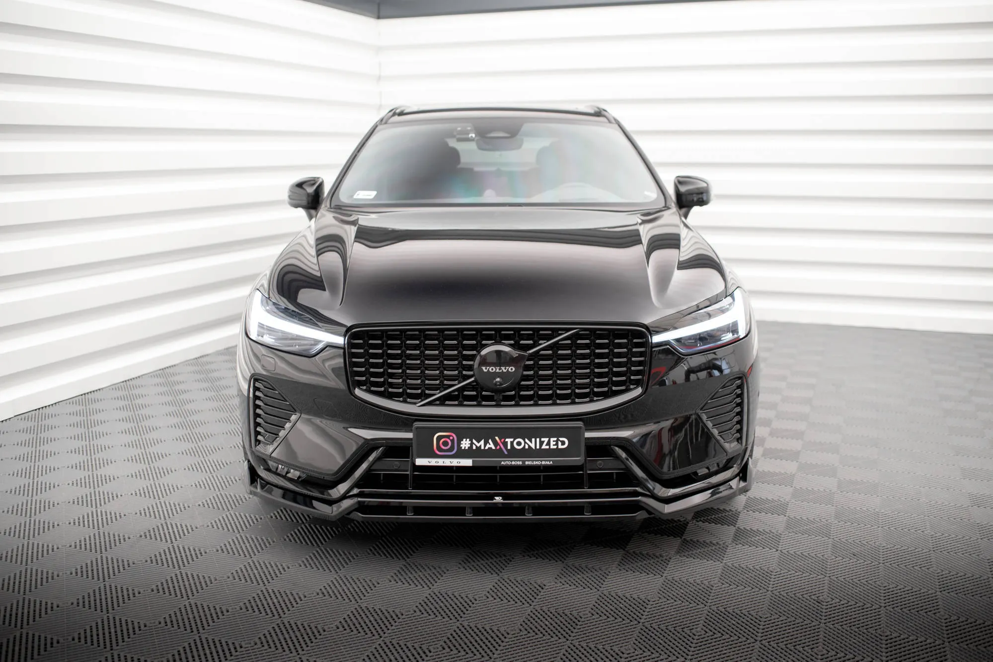 Frontleppe Volvo XC60 R-Design Mk2 Facelift - Bilde 2