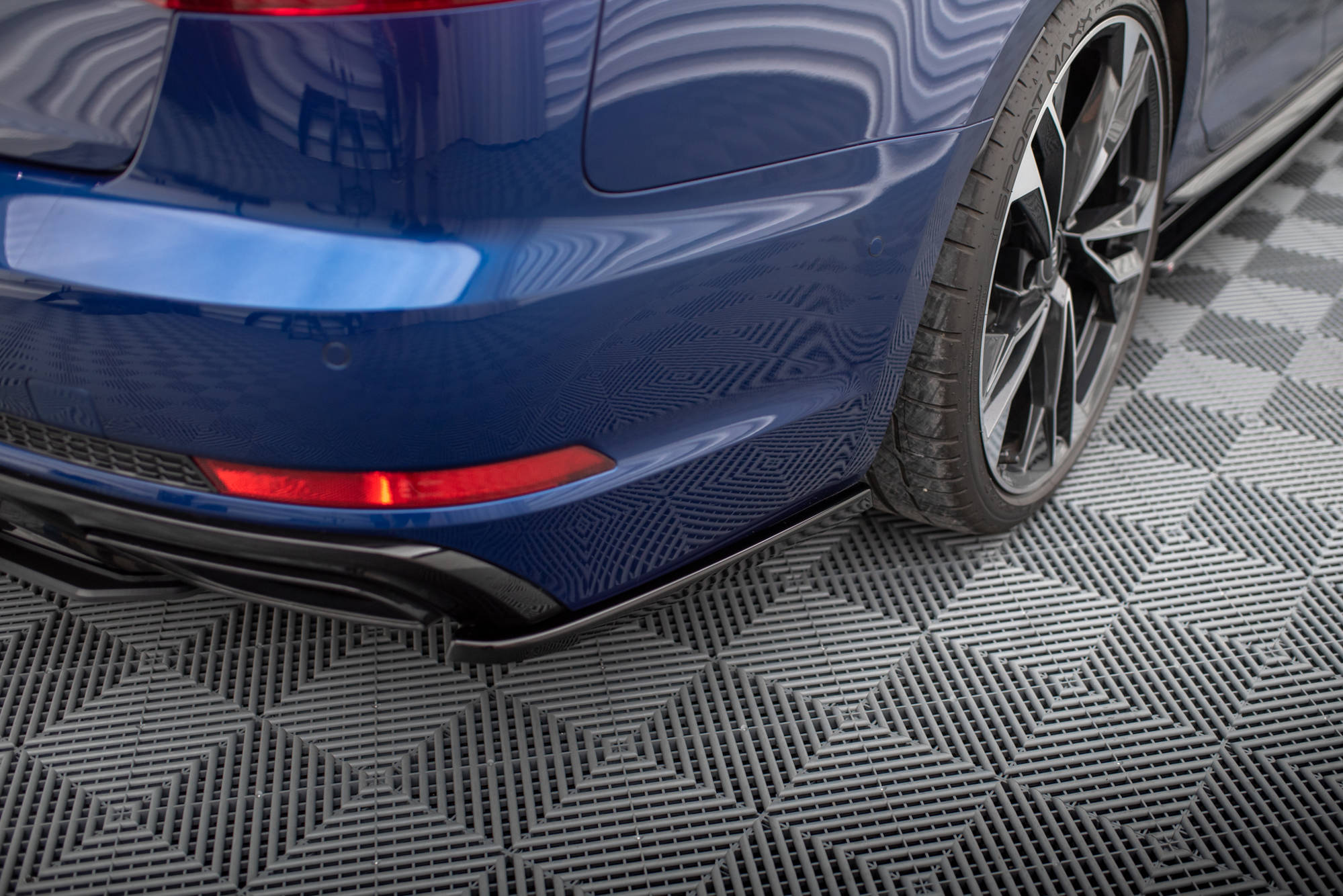 Bakre Flaps Audi A4 Competition B9