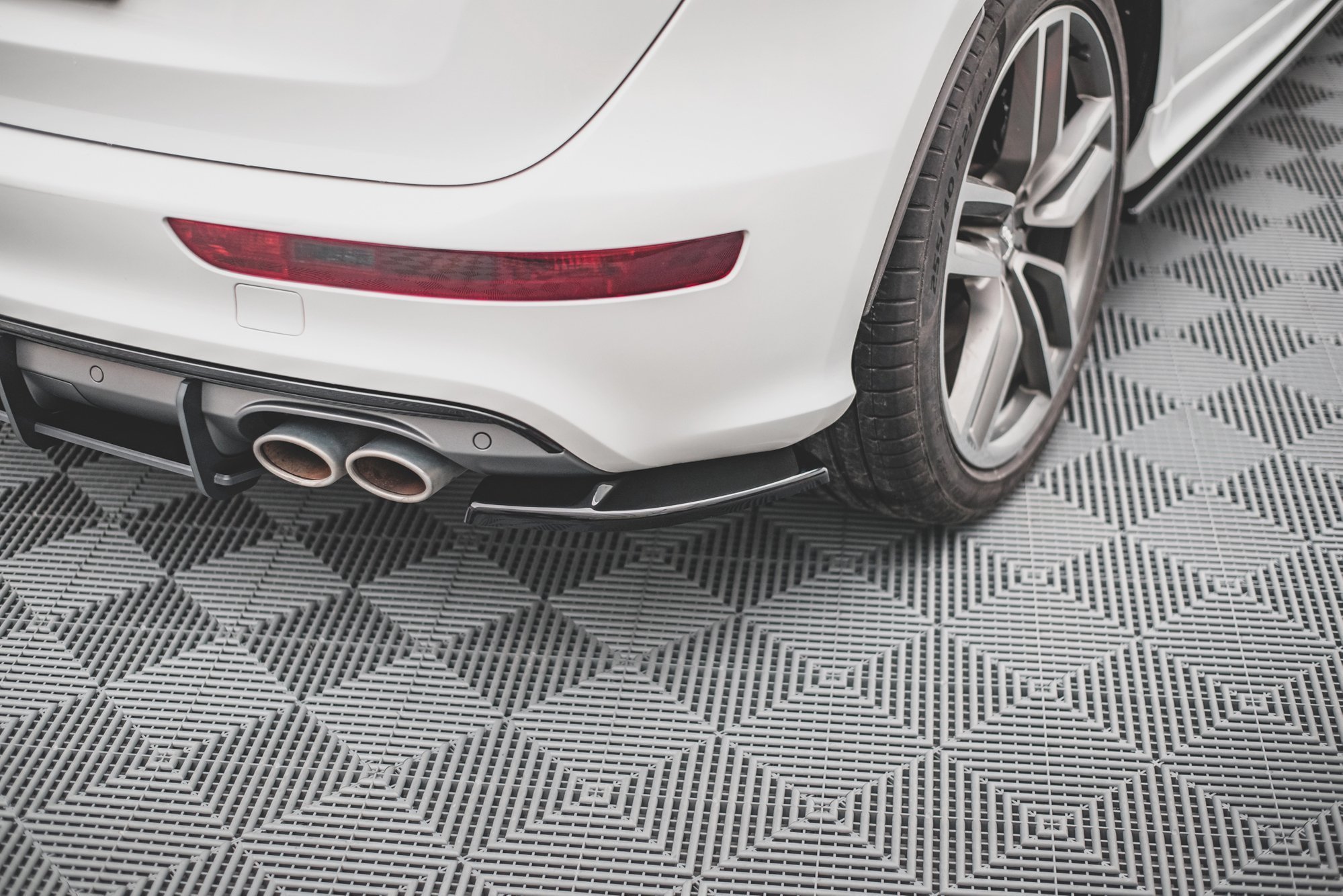 Bakre Flaps Audi SQ5 Mk1 (8R)