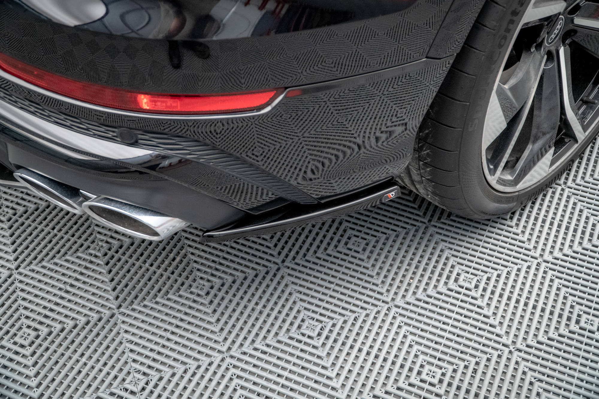 Bakre Flaps Audi SQ8 Mk1