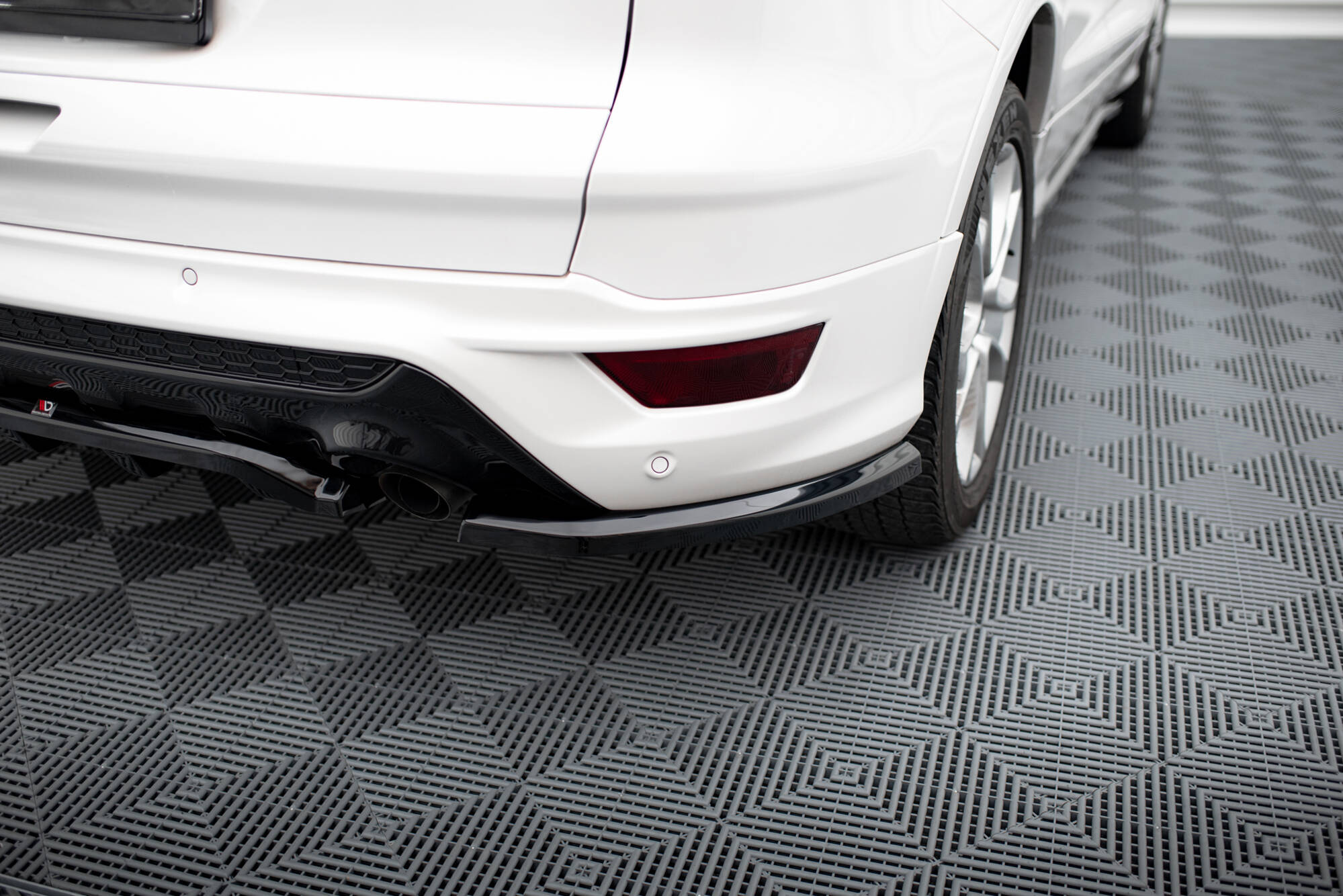 Bakre Flaps Ford Kuga ST-Line Mk2