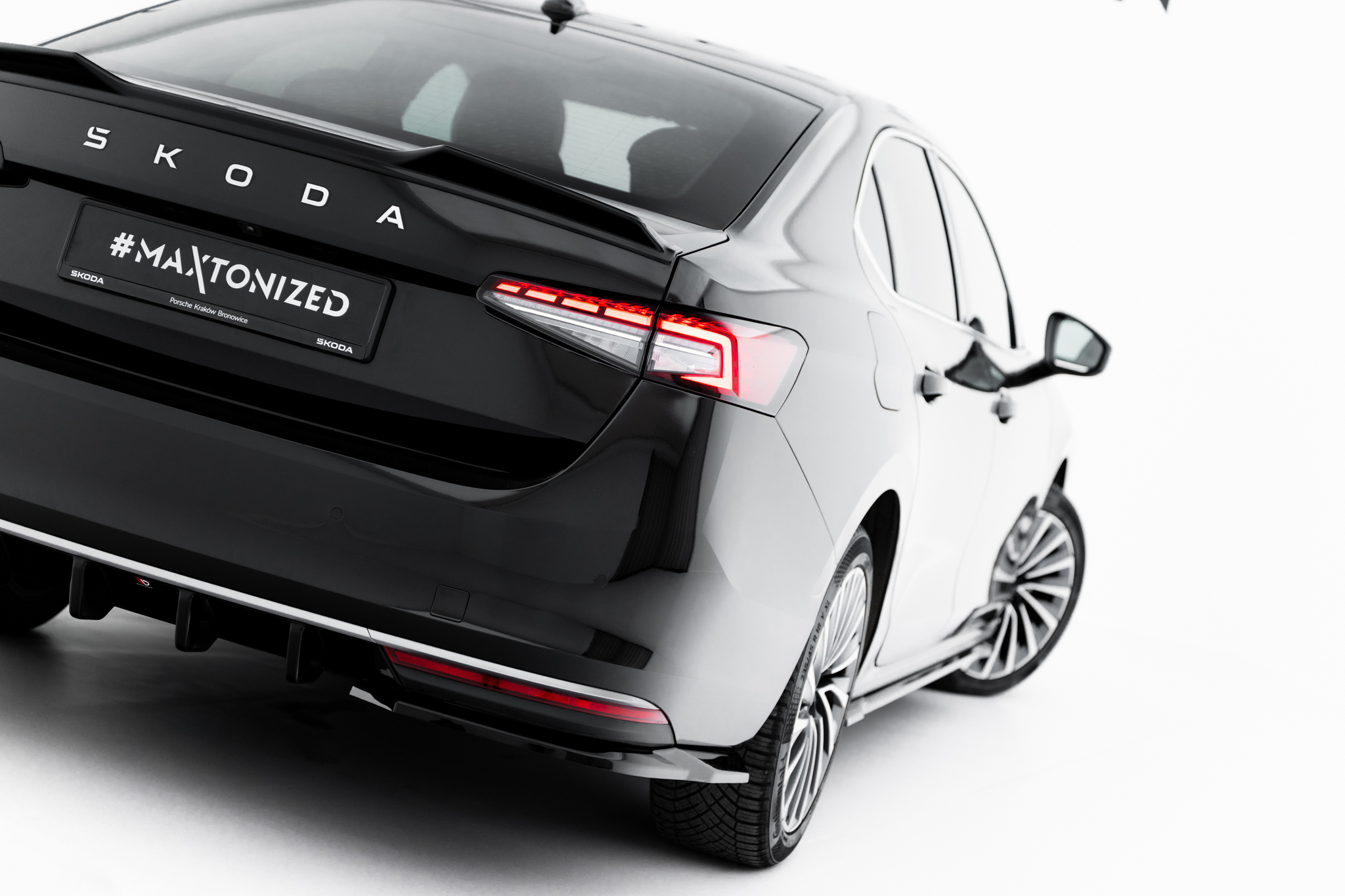 Bakre Flaps V.1 Skoda Superb Mk4