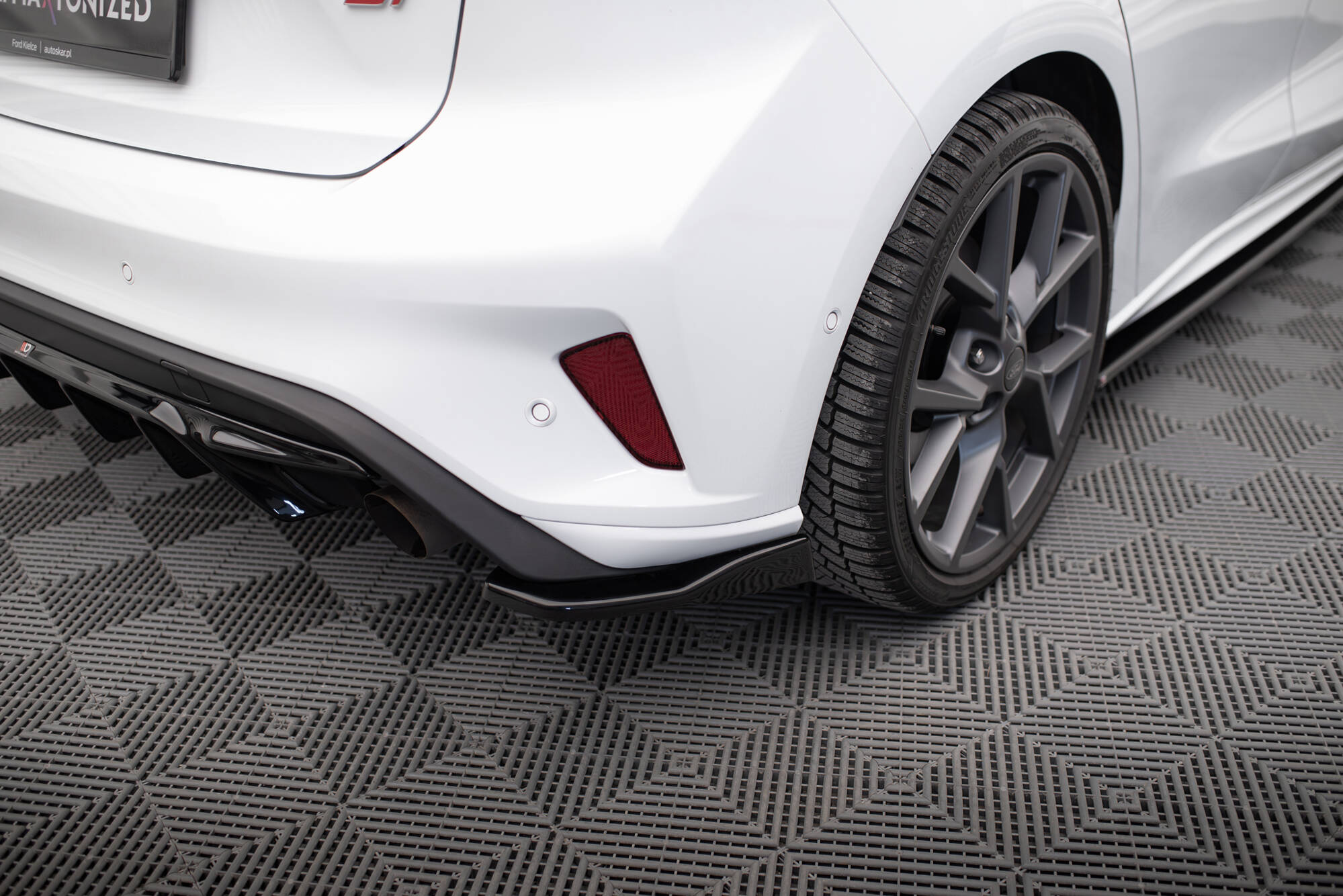 Bakre Flaps V.2 Ford Focus Hatchback ST Mk4