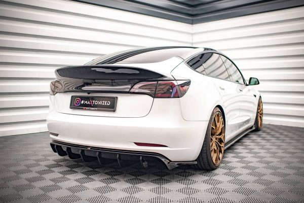Bakre Flaps V.2 Tesla Model 3
