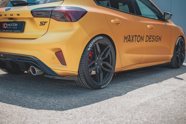 Bakre Flaps V.3 (Med splitter V.2) Ford Focus Hatchback ST Mk4