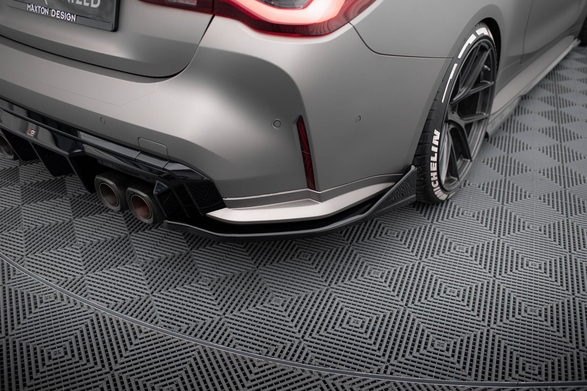 Bakre Flaps V.5 (Med splitter V.1) BMW M4 G82 / G82 Facelift