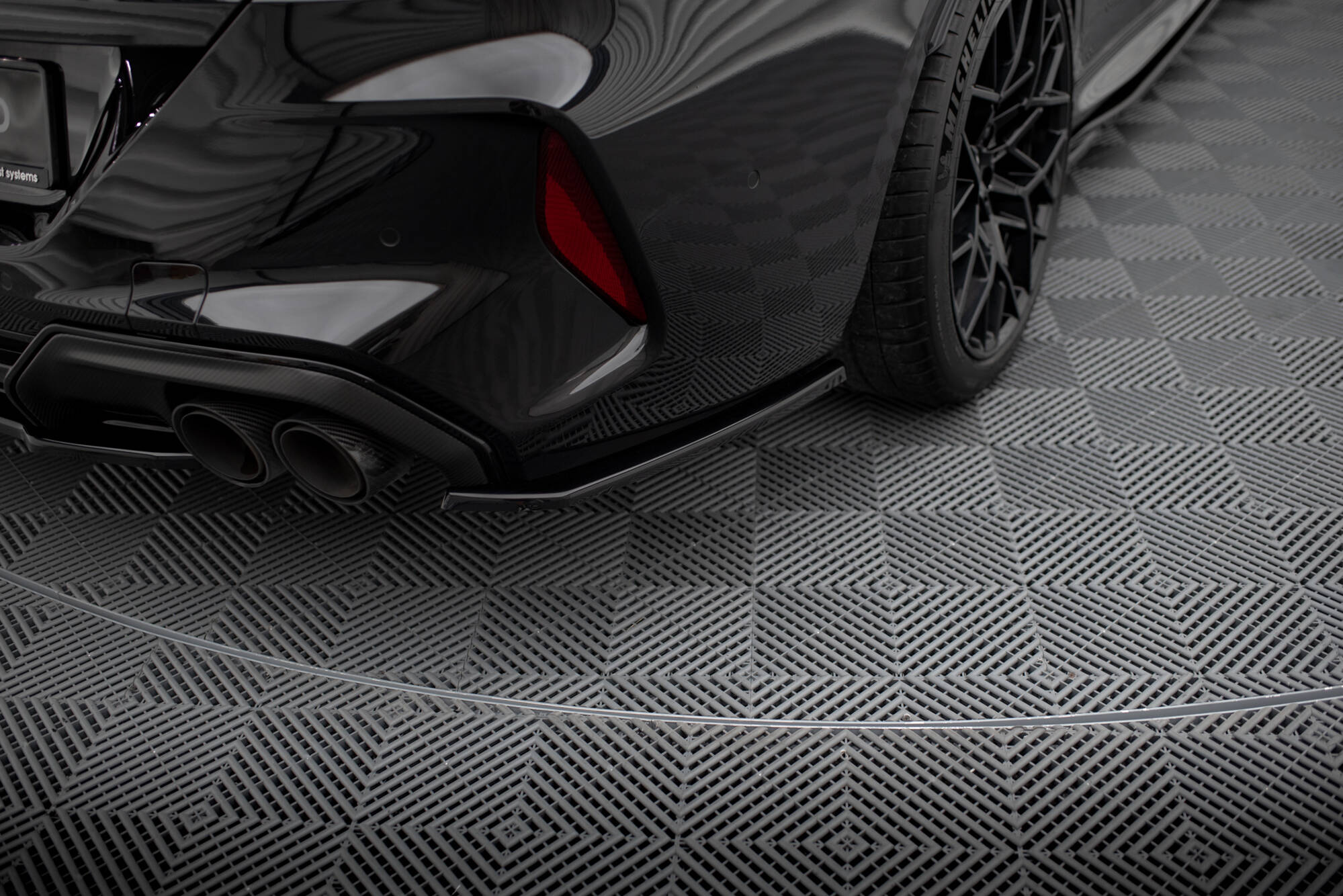 Bakre Flaps V.2 BMW M8 Gran Coupe F93