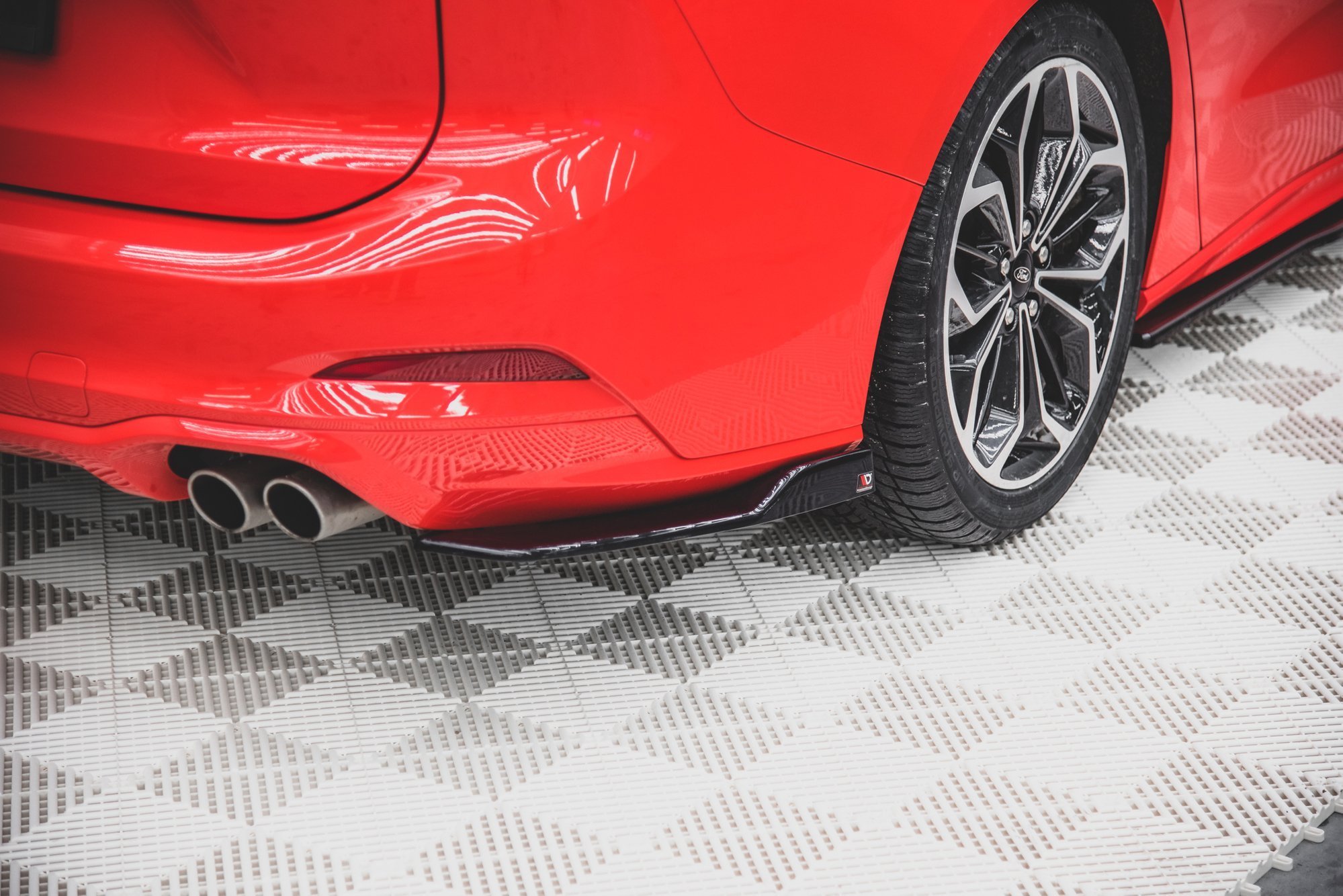 Bakre Flaps V.2 Ford Focus ST-Line Estate Mk4