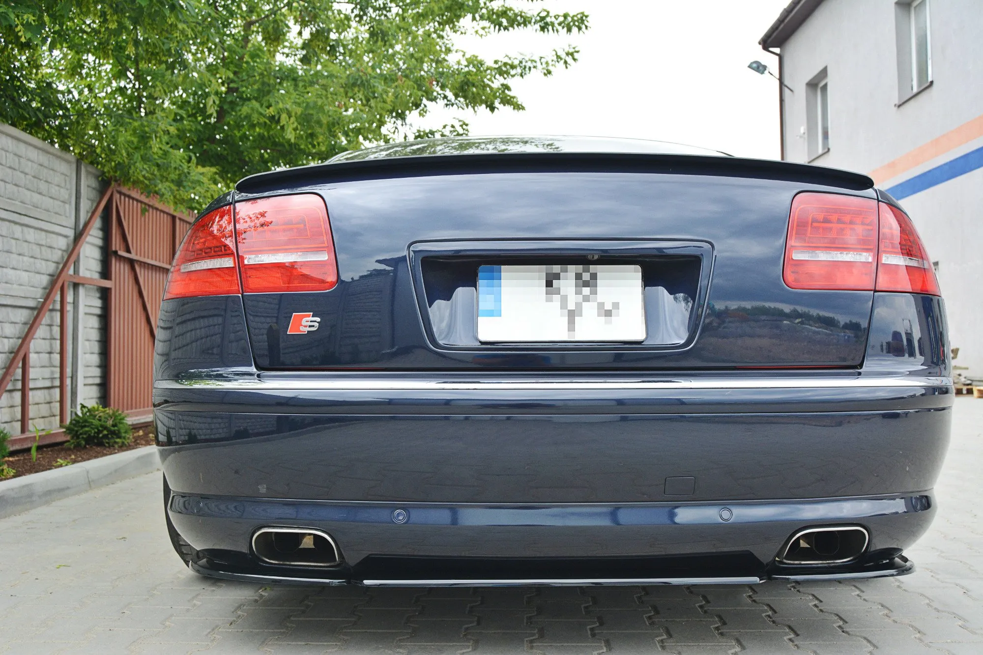 Diffuser Audi A8 W12 D3 (without vertical bars)