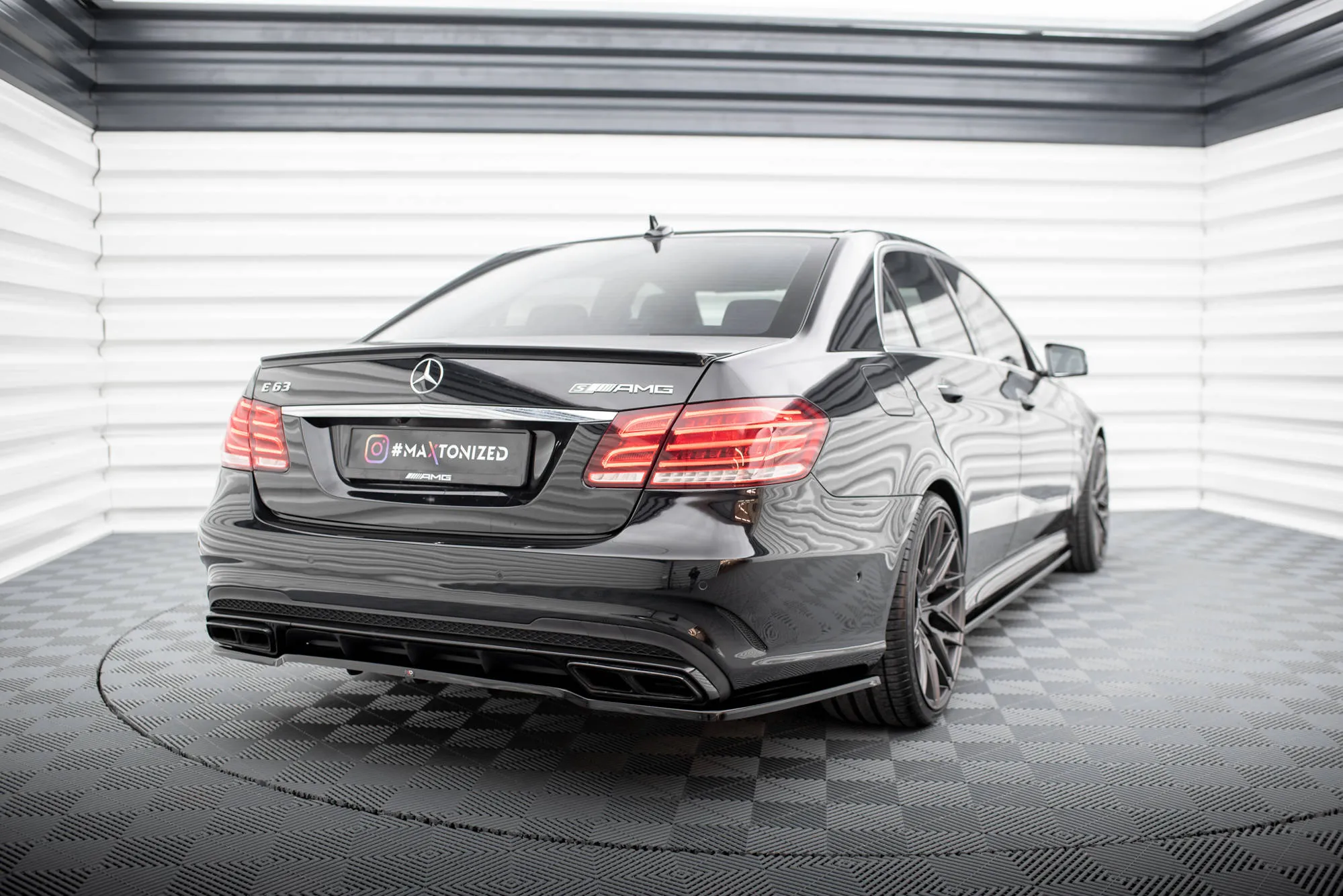 Diffuser Mercedes-Benz E63 AMG Sedan W212 Facelift - Bilde 2