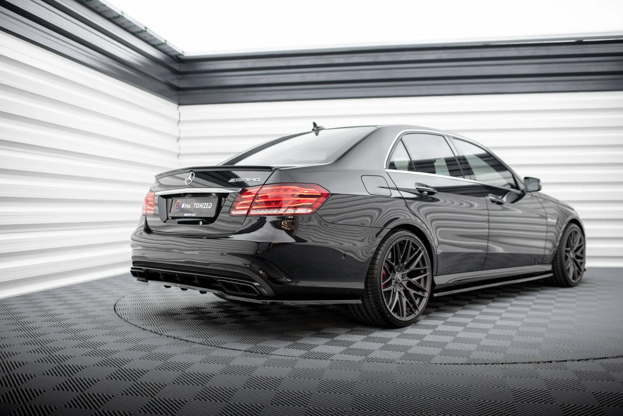 Diffuser Mercedes-Benz E63 AMG Sedan W212 Facelift - Bilde 5