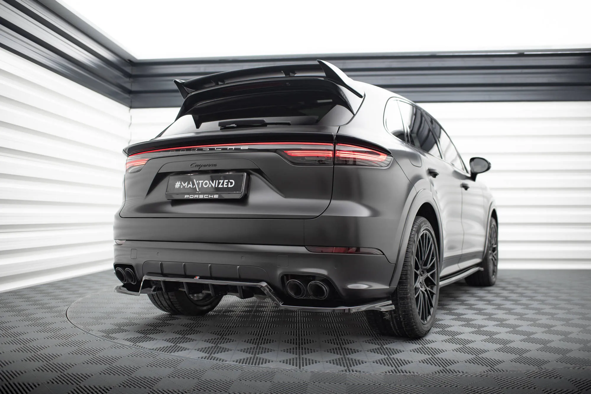 Diffuser Porsche Cayenne Sport Design Mk3 - Bilde 2