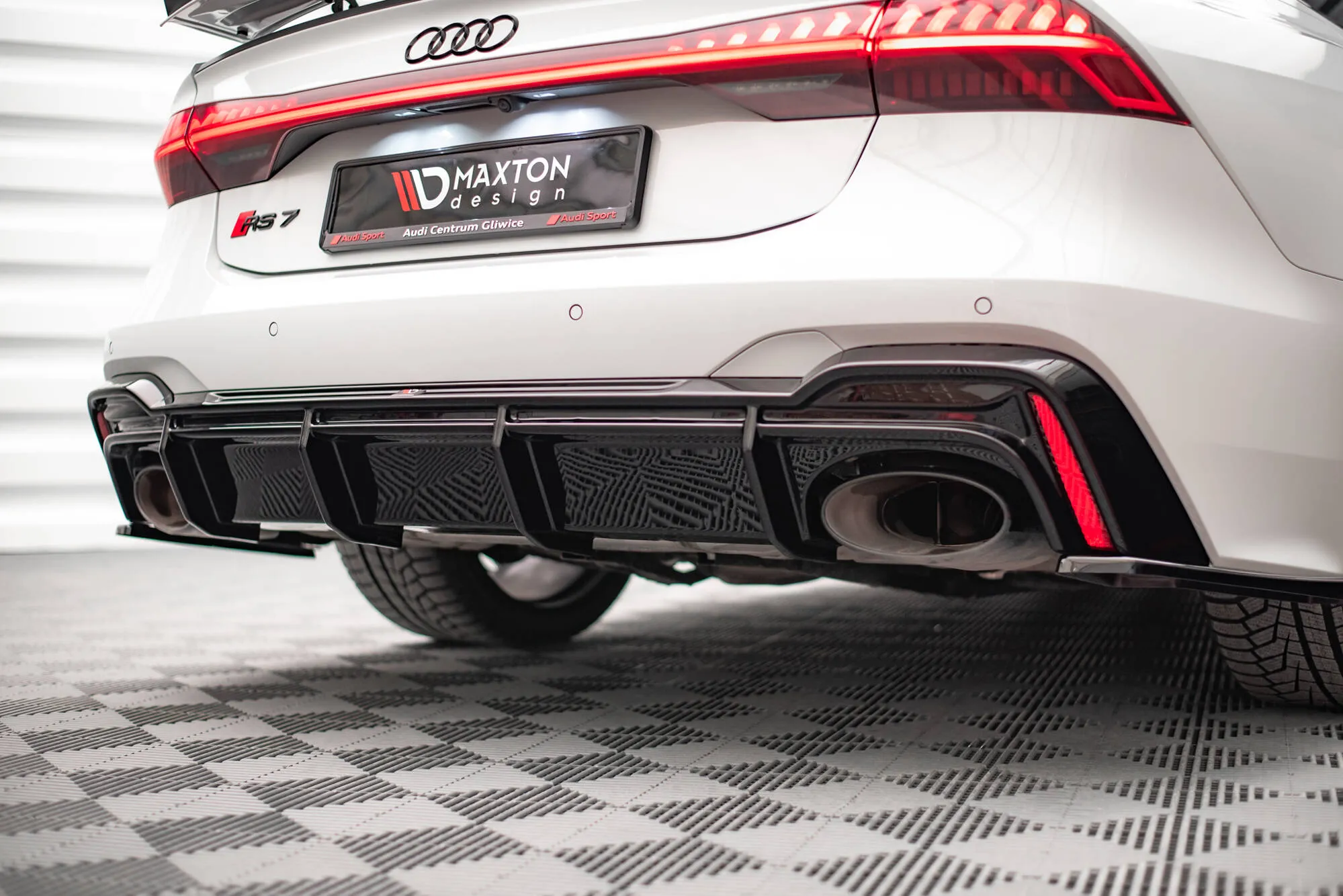 Diffuser Audi RS7 C8 (Versjon med tilhengerfeste) - Bilde 2