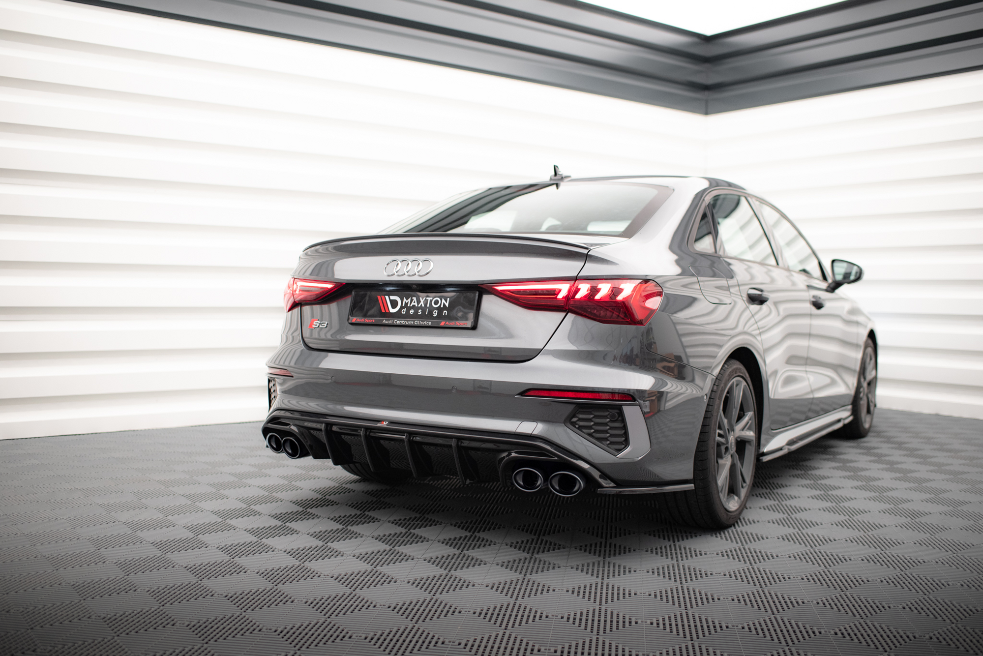 Baksplitter Med Eksosgrill Wydechu Audi A3 S-Line Sedan 8Y