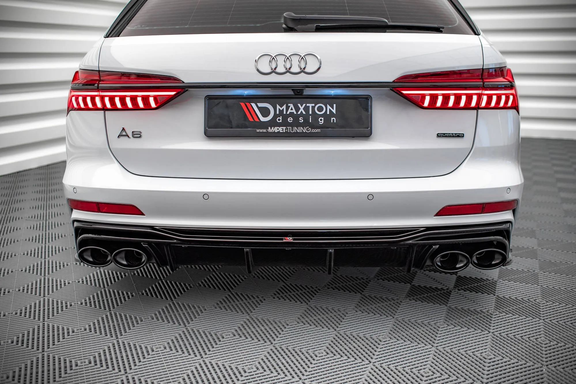 Baksplitter Med Eksosgrill Audi A6 S-Line / S6 C8 / C8 Facelift