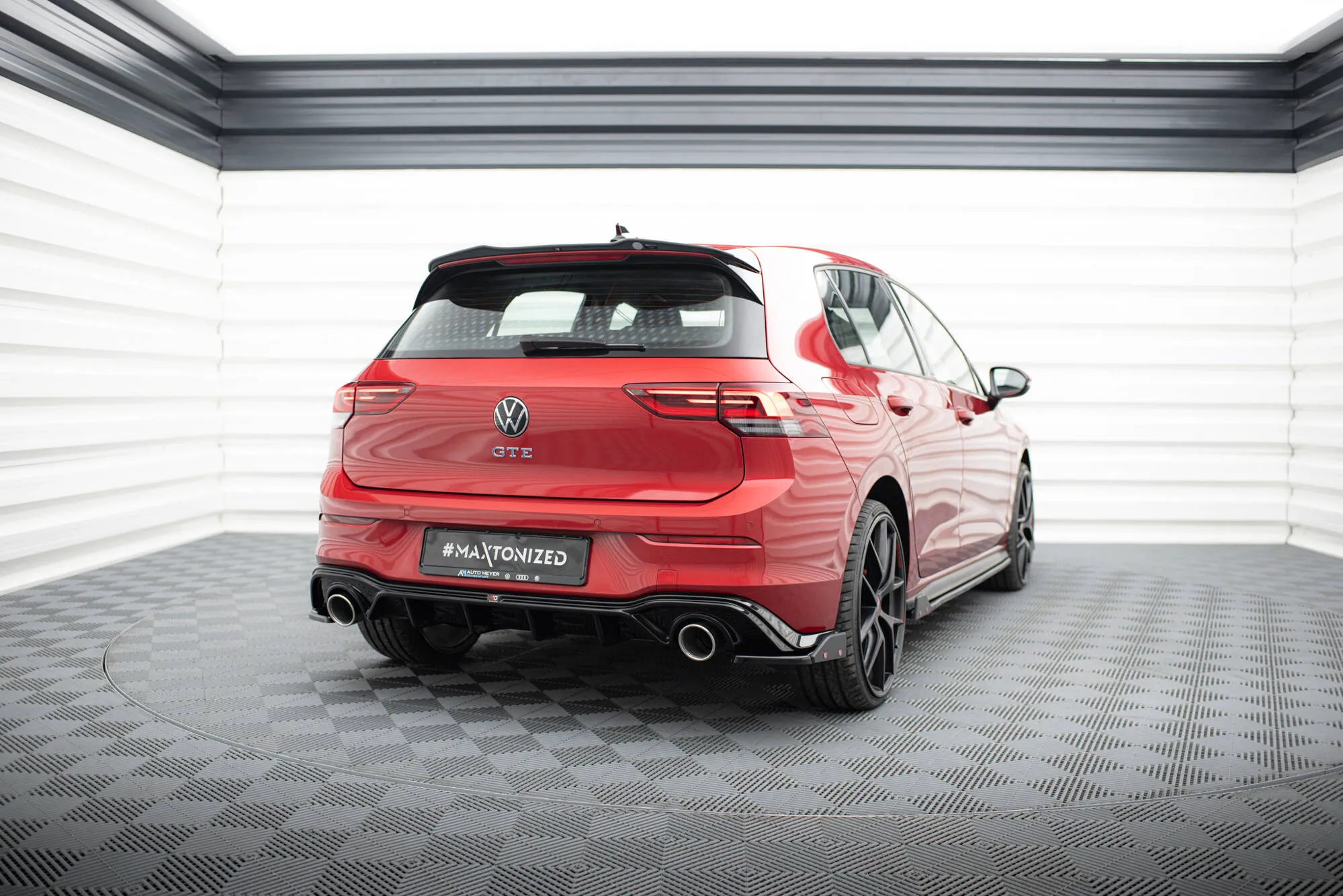 Baksplitter Med Eksosgrill Volkswagen Golf GTE / R-Line Mk8 / Mk8 Facelift - Bilde 2