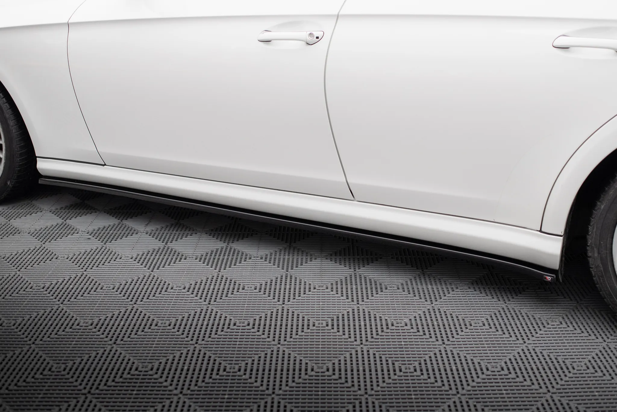 Sideskjørt Mercedes CLS C219 55AMG - Bilde 3