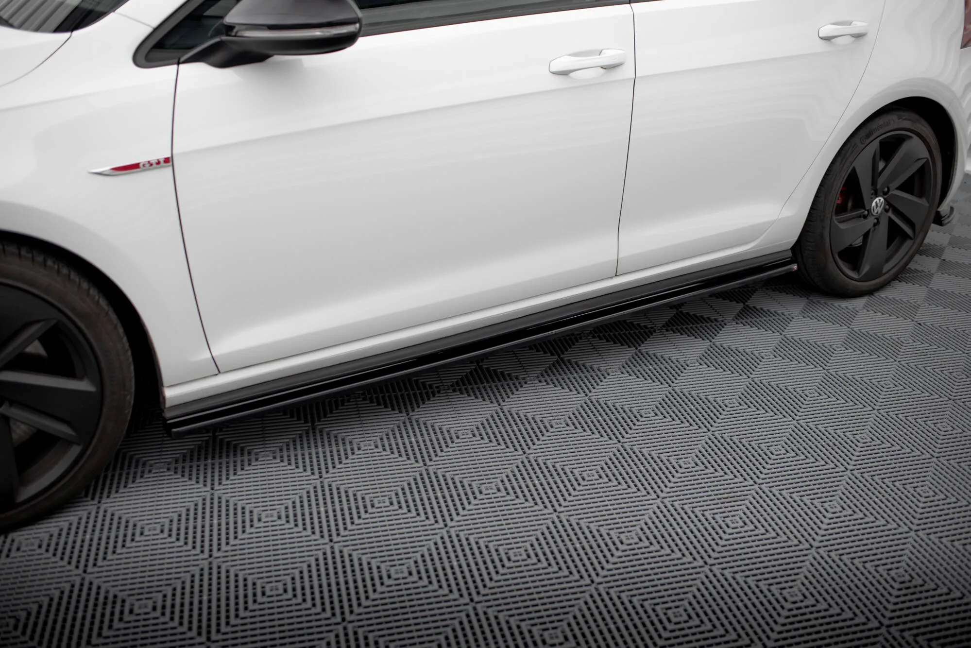 Sideskjørt VW Golf 7 GTI PREFACE/Facelift (szerokie)