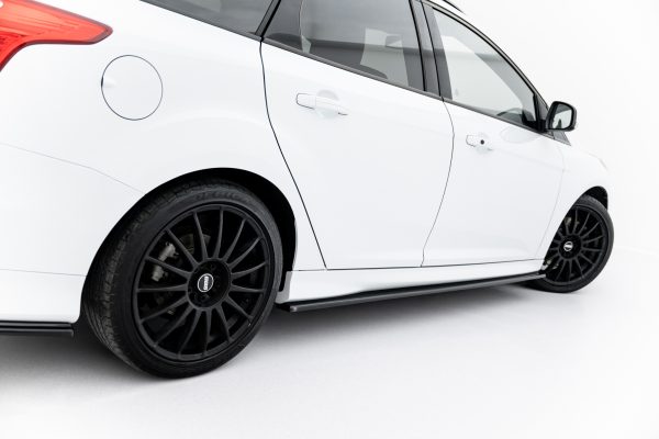 Sideskjørt Ford Focus ST / ST-Line Mk3 / Mk3 FL Hatchback / Kombi