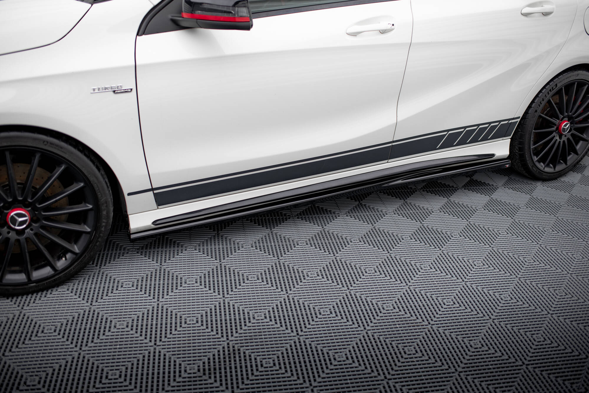 Sideskjørt Mercedes-Benz A45 AMG W176