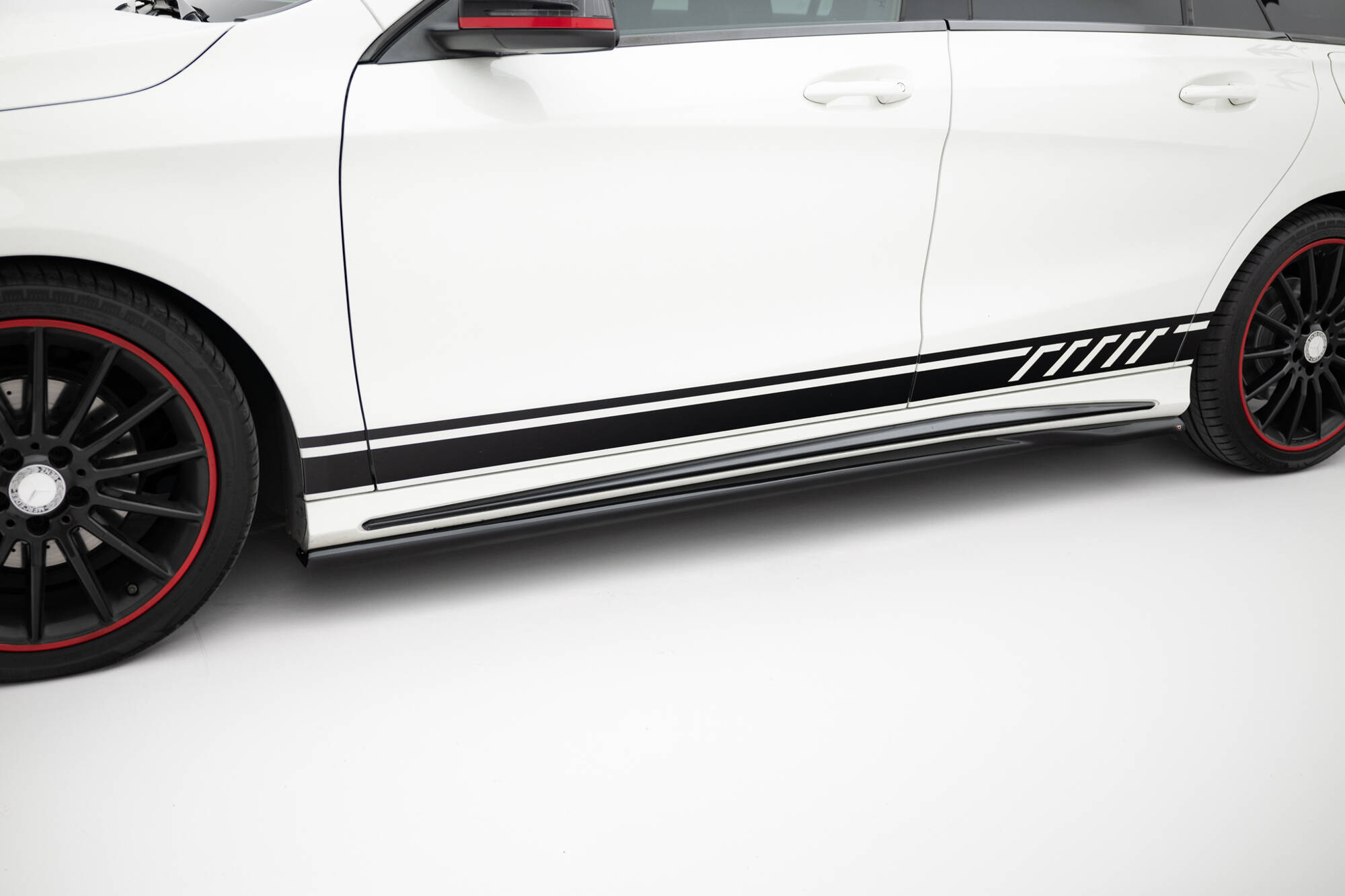 Sideskjørt Mercedes-Benz CLA AMG-Line C117