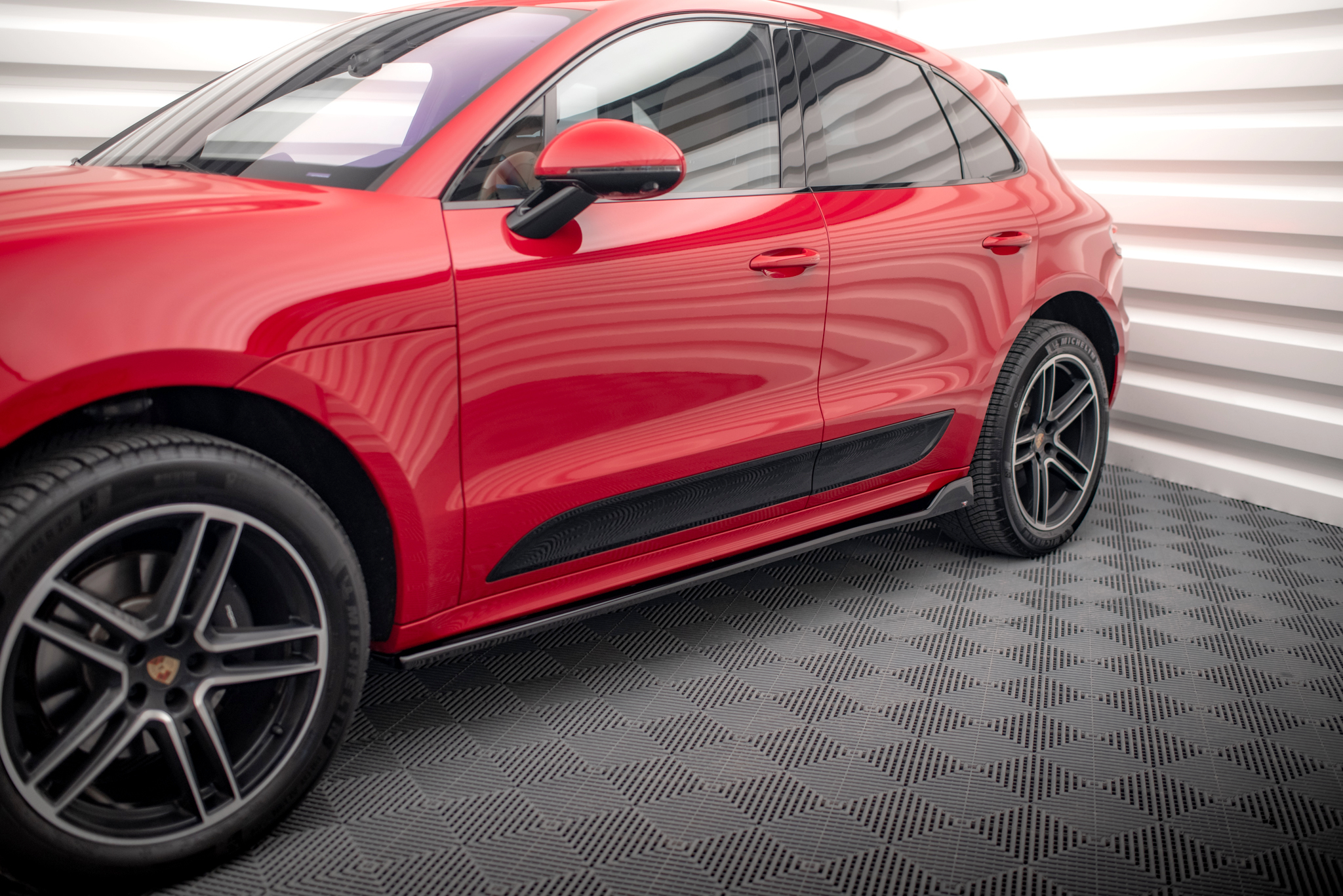 Sideskjørt Porsche Macan GTS / Sport Design Mk1