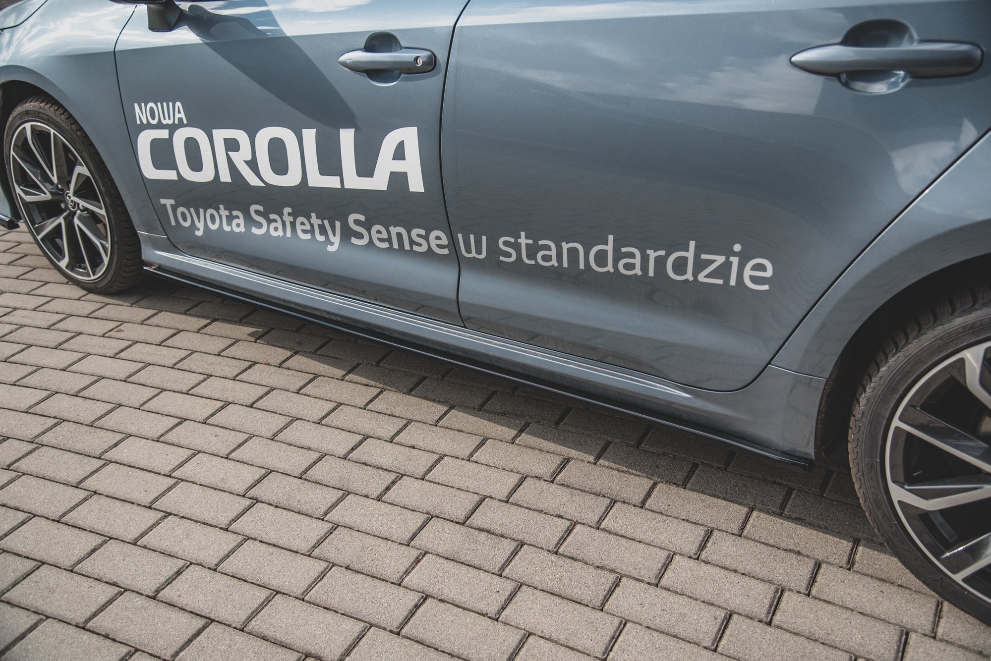 Sideskjørt Toyota Corolla XII Sedan