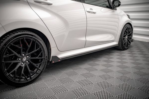 Sideskjørt V.1 Med Flaps Toyota Yaris Mk4