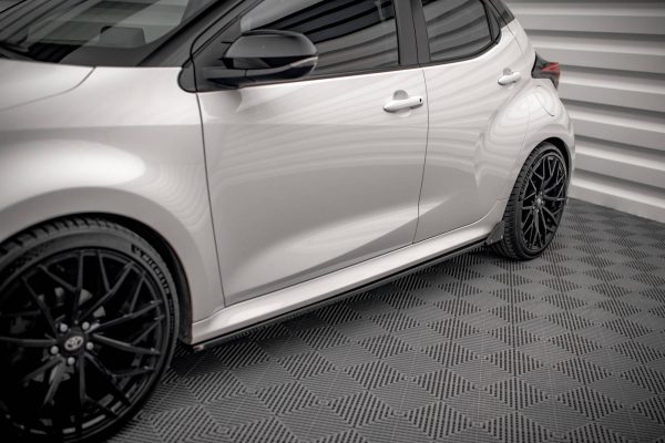 Sideskjørt V.1 Med Flaps Toyota Yaris Mk4