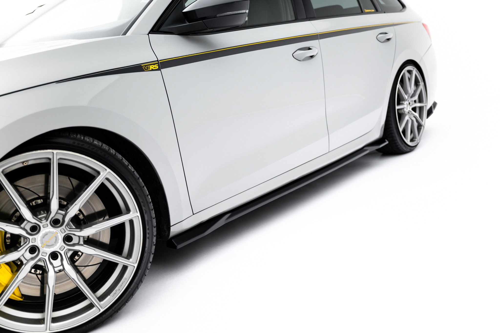 Sideskjørt V.1 Skoda Octavia RS Liftback / Combi Mk4