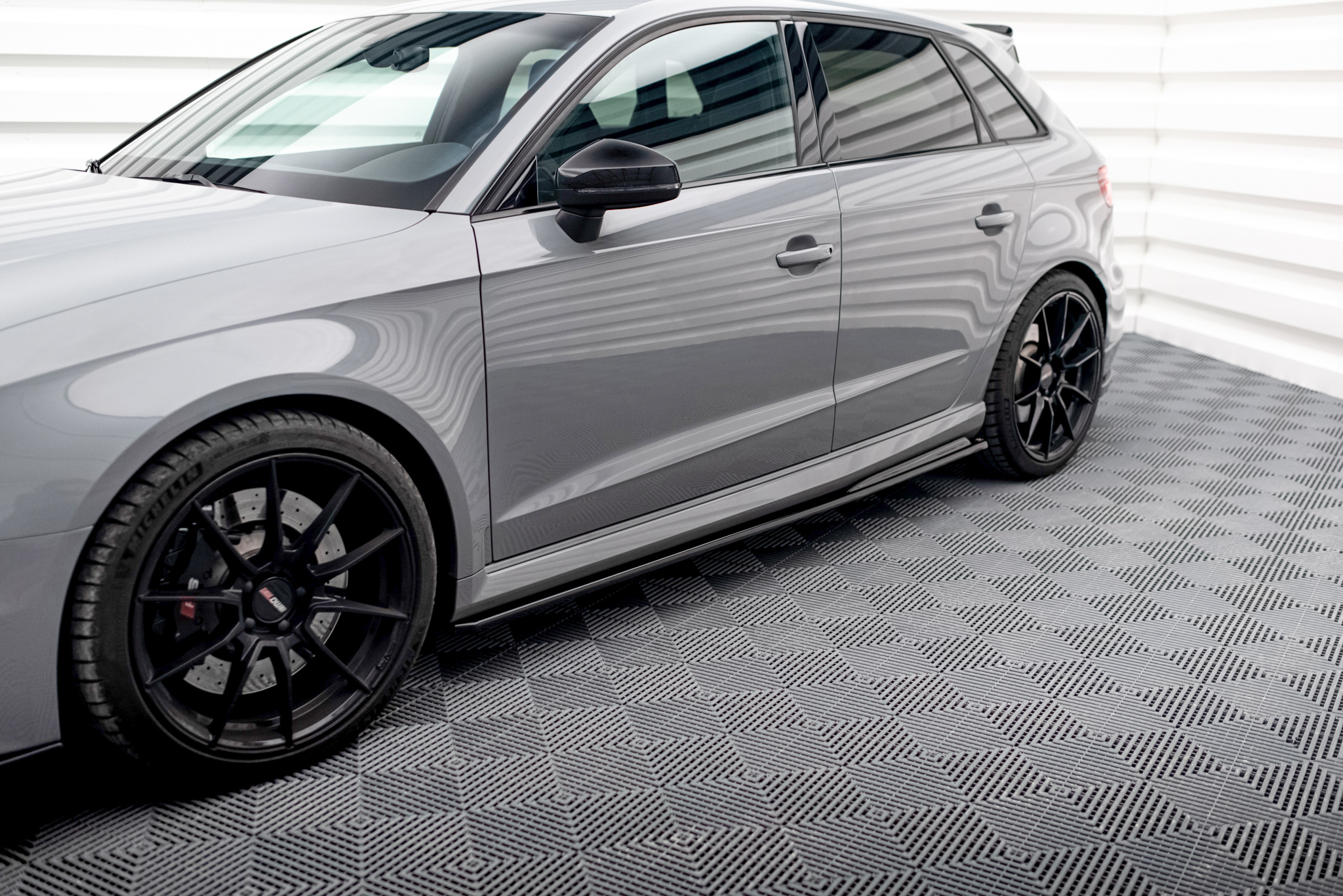 Sideskjørt V.2 Audi RS3 8V Sportback Facelift